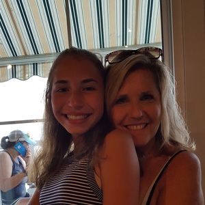 Meet your Posher, Laurie